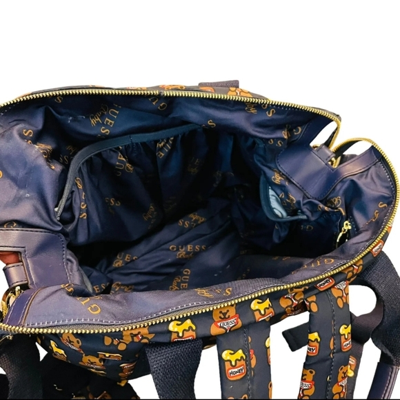 Extremely RARE HTF   Guess 3 way diaper bag - Picture 8 of 11
